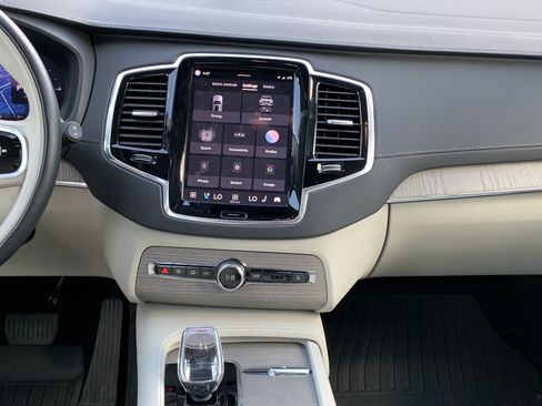 Used 2025 Volvo XC90 T8 Ultra w/ Lounge Package AWD/4WD image 16