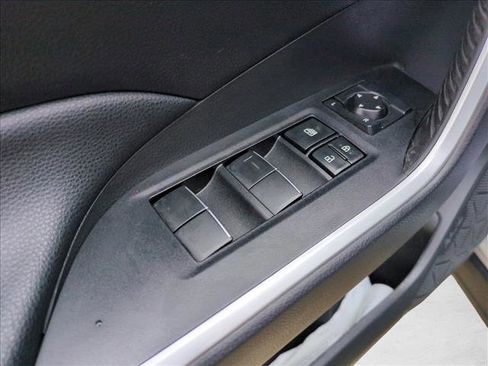 Used 2021 Toyota RAV4 XLE Premium image 12