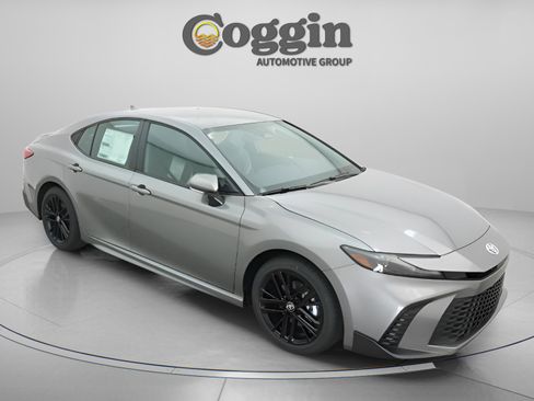 New 2026 Toyota Camry SE FWD image 25