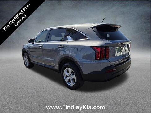 Certified 2023 Kia Sorento LX image 9