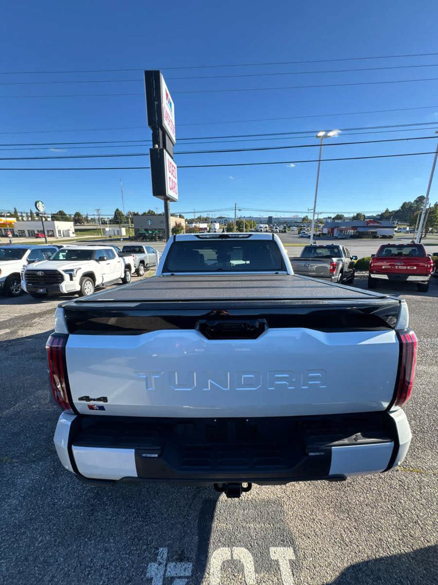 Used 2024 Toyota Tundra Platinum AWD/4WD image 16