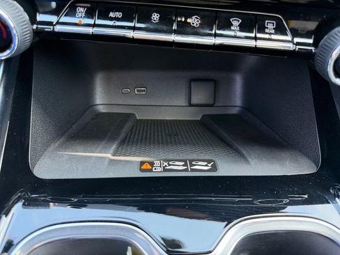 Used 2026 Chevrolet Traverse Z71 w/ LPO, Floor Liner Package AWD/4WD image 18