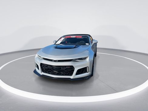 Used 2017 Chevrolet Camaro ZL1 image 3