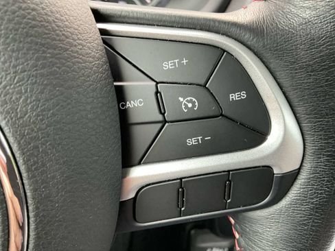 Used 2023 Jeep Renegade Trailhawk w/ Trailhawk Elite Group AWD/4WD image 35