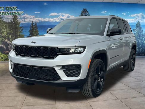 New 2025 Jeep Grand Cherokee Altitude image 1