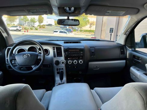 Used 2008 Toyota Sequoia SR5 RWD image 16