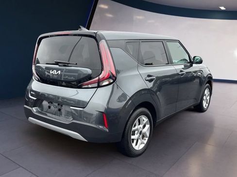 Certified 2025 Kia Soul LX w/ LX Technology Package FWD image 5