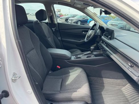 Used 2023 Honda Accord EX image 16
