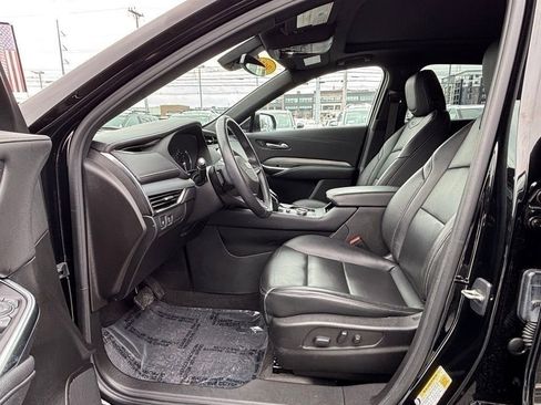 Used 2023 Cadillac XT4 Premium Luxury w/ Cold Weather Package image 10