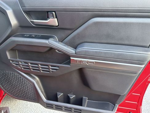 Used 2025 Toyota Tacoma TRD Off-Road image 32