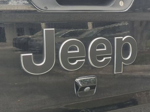 Used 2021 Jeep Gladiator Overland w/ Popular Equipment Package AWD/4WD image 13