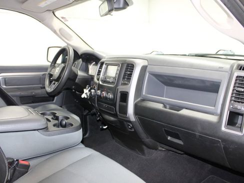 Used 2015 RAM 1500 Express RWD image 29