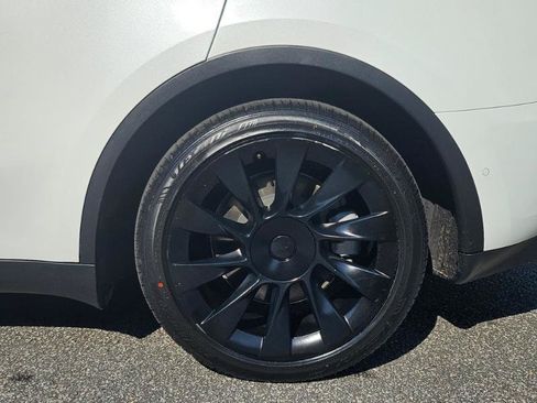Used 2022 Tesla Model Y Long Range AWD/4WD image 19