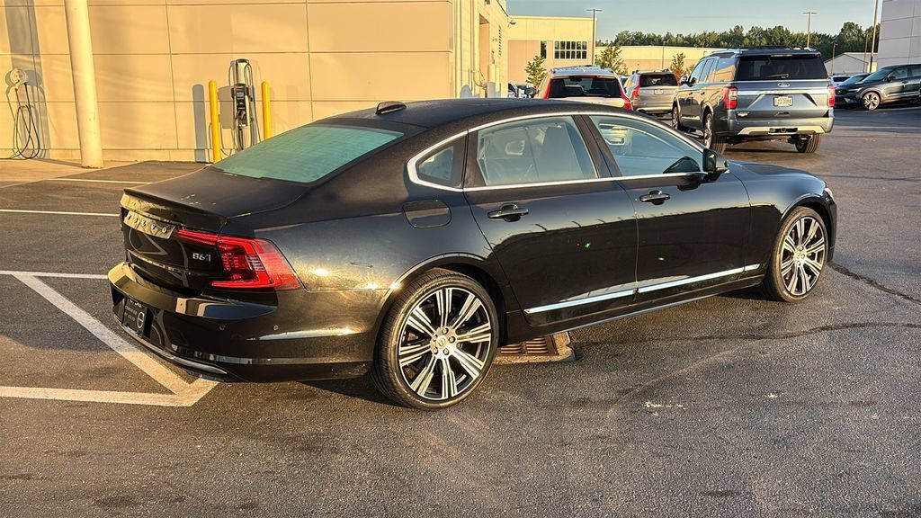 Certified 2023 Volvo S90 B6 Plus AWD/4WD image 28
