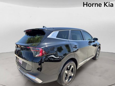 New 2026 Kia Sportage LX FWD image 4