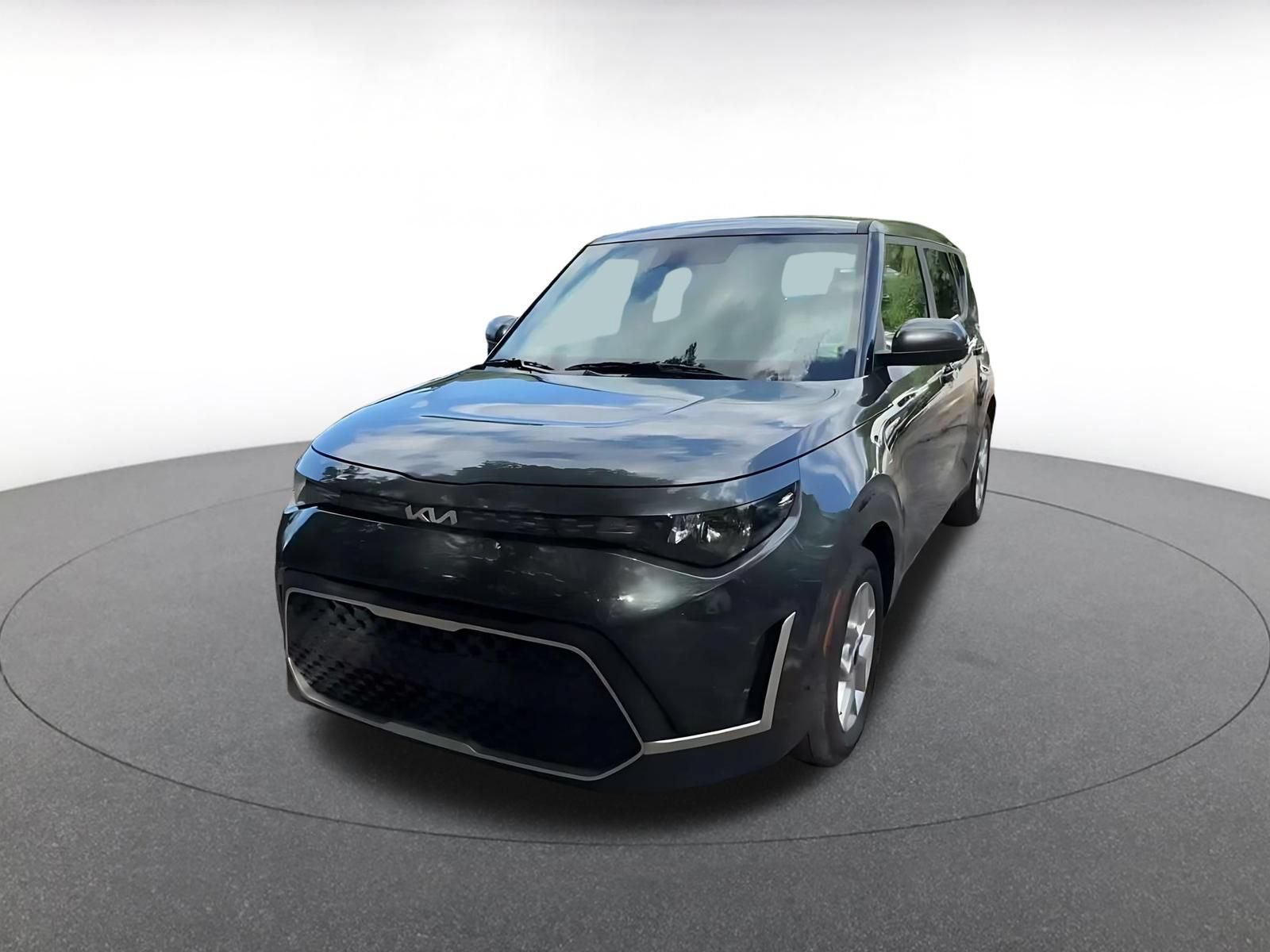 Used 2025 Kia Soul LX w/ LX Technology Package FWD image 6