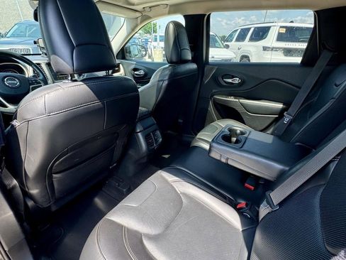 Used 2015 Jeep Cherokee Limited w/ Luxury Group FWD image 11