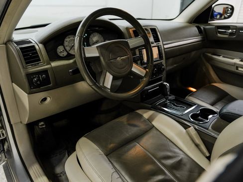 Used 2008 Chrysler 300 Touring image 23