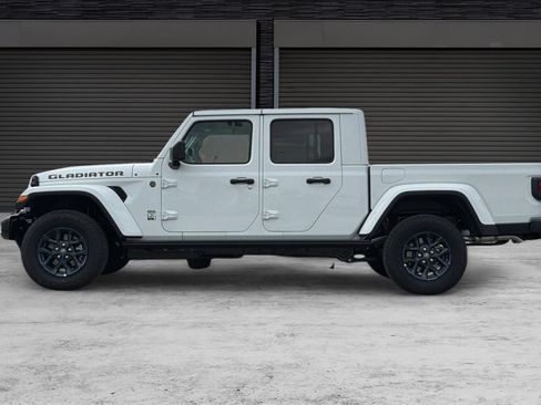 New 2026 Jeep Gladiator Sport AWD/4WD image 7