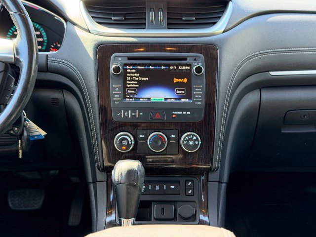 Used 2017 Chevrolet Traverse LT w/ Style and Technology Package FWD image 21