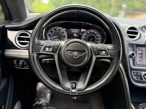 Used 2019 Bentley Bentayga AWD/4WD image 44