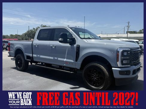New 2026 Ford F250 Lariat w/ Black Appearance Package AWD/4WD image 2