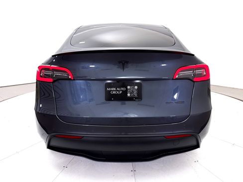 Used 2022 Tesla Model Y Performance AWD/4WD image 17
