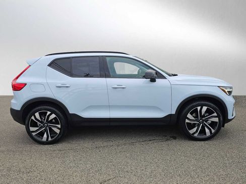 New 2026 Volvo XC40 B5 Ultra w/ Climate Package image 2
