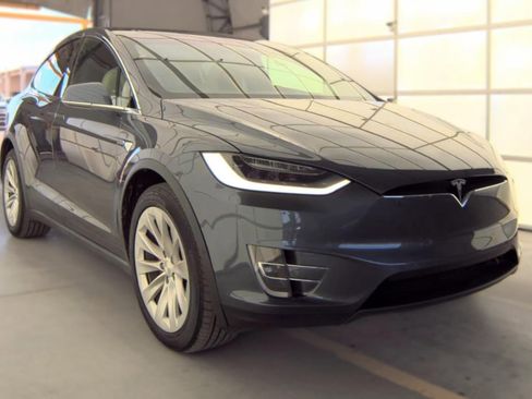 Used 2020 Tesla Model X Performance AWD/4WD image 2