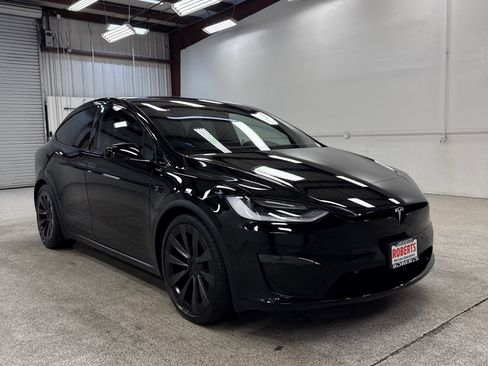 Used 2023 Tesla Model X Base image 33