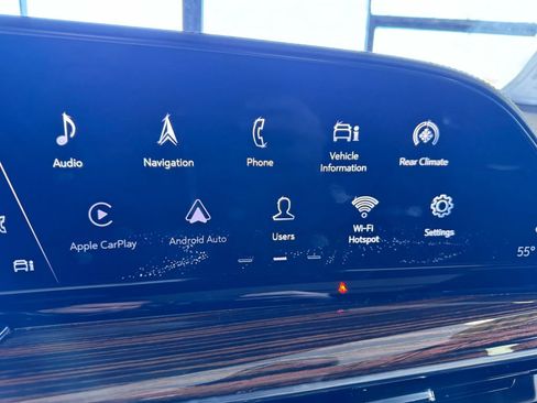 Used 2021 Cadillac Escalade Premium Luxury image 38