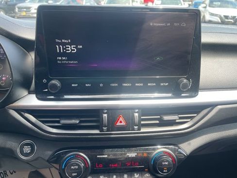 Used 2023 Kia Forte GT-Line w/ GT-Line Technology Package FWD image 12
