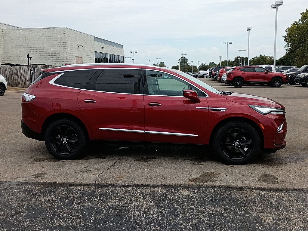 Used 2023 Buick Enclave Essence w/ Sport Touring Edition FWD image 2