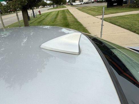 Used 2009 Cadillac DTS w/ Trunk Convenience Package image 38