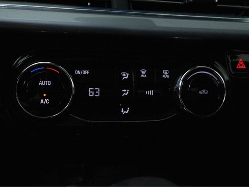 Used 2024 Chevrolet Trax LT FWD image 14
