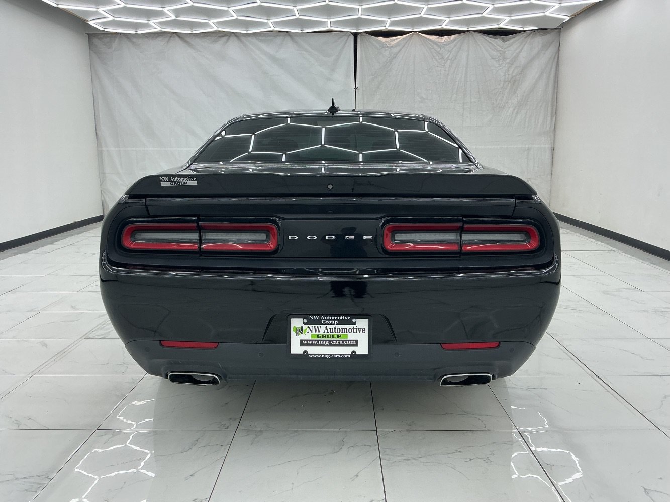 Used 2016 Dodge Challenger SXT Plus RWD image 10
