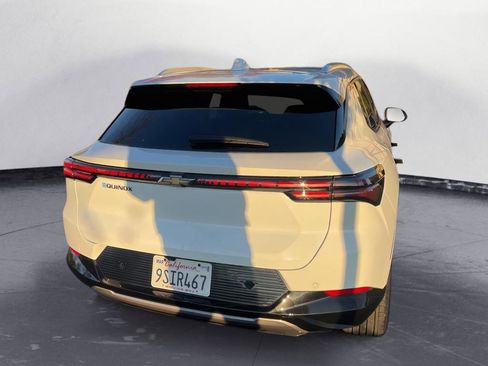 Used 2025 Chevrolet Equinox EV LT w/ Convenience Package image 5