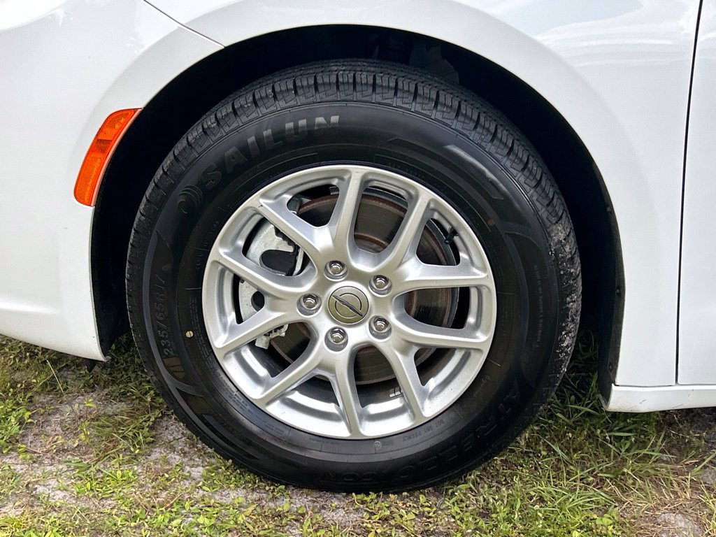 Used 2023 Chrysler Pacifica Touring-L FWD image 48