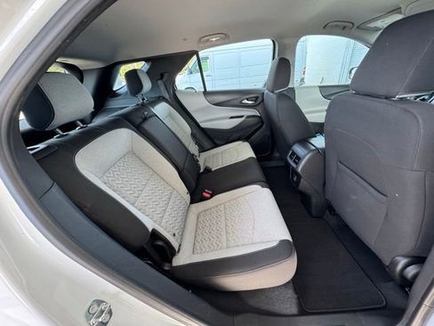 Used 2022 Chevrolet Equinox LS image 24