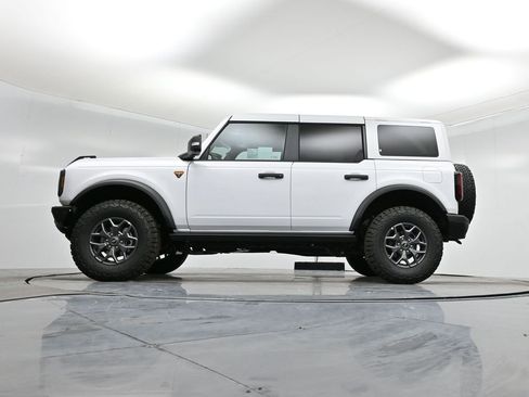 New 2025 Ford Bronco Badlands image 7