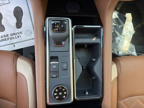 New 2026 Nissan Pathfinder Platinum AWD/4WD image 18