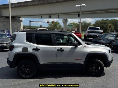 Used 2017 Jeep Renegade Trailhawk AWD/4WD image 7