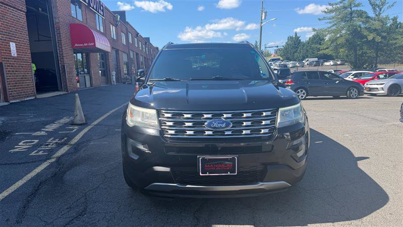 Used 2016 Ford Explorer Limited w/ Equipment Group 301A FWD image 2