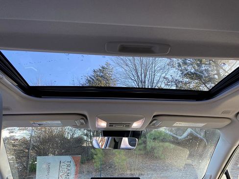 Used 2024 Toyota RAV4 Limited image 20