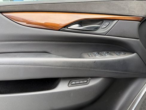 Used 2017 Cadillac Escalade Luxury image 14