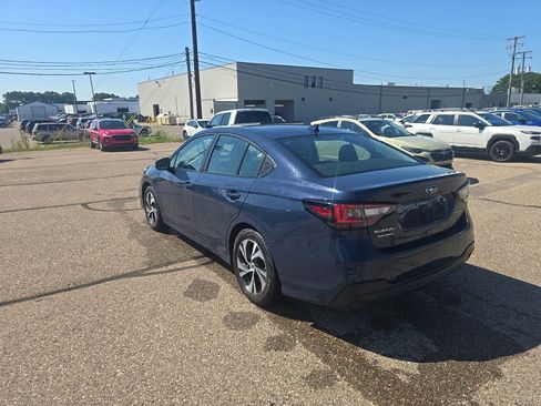 Used 2025 Subaru Legacy Premium w/ Popular Package #1A AWD/4WD image 2