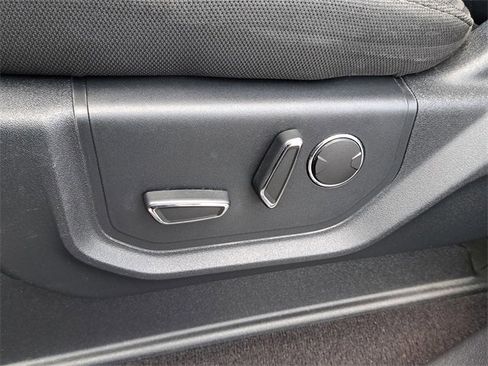 Used 2018 Ford F150 XLT w/ Equipment Group 302A Luxury image 19