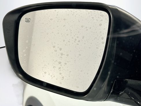 Used 2023 Nissan Murano SV w/ SV Midnight Edition Package image 16