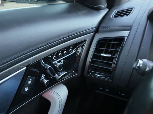 Used 2016 Jaguar F-TYPE S image 10