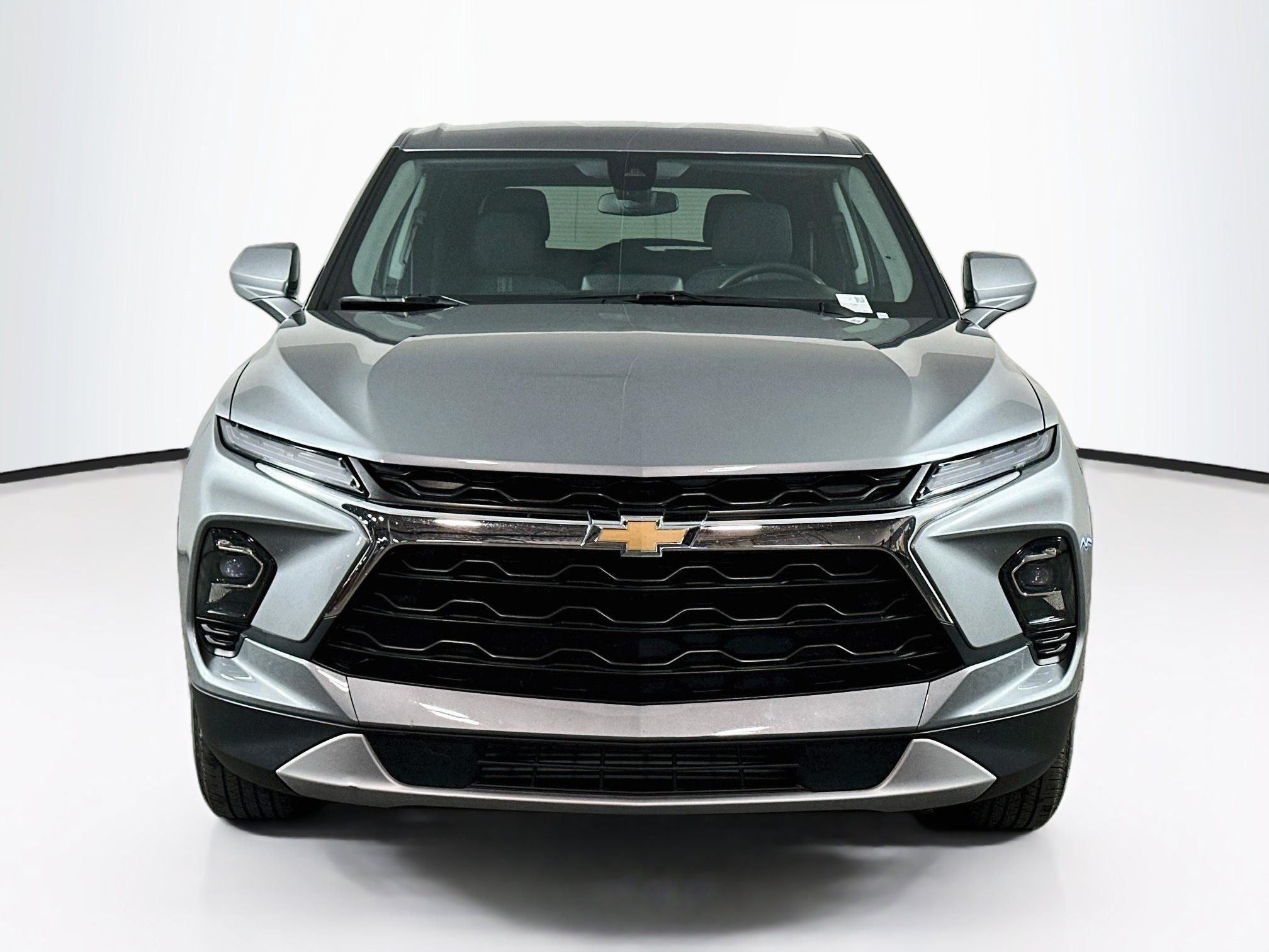 Used 2026 Chevrolet Blazer LT FWD image 2